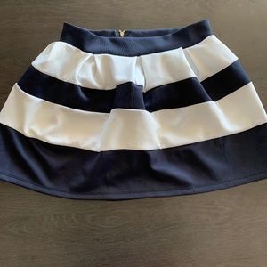 Papaya Navy / White flare skirt